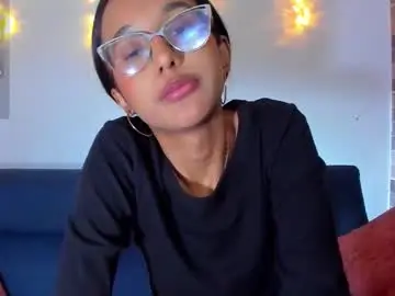 Chaturbate Live Sex Cam of luna_valen