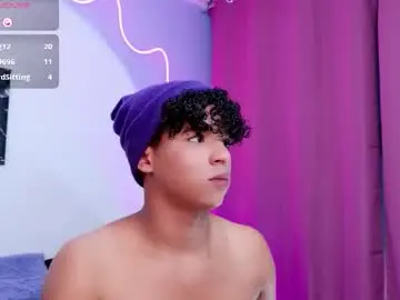 Chaturbate Live Sex Cam of noah_smith04