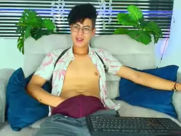 Chaturbate Adult Video Chat of thiiagosaeenz