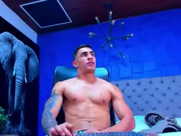 Chaturbate Live Porn of adrian_rae