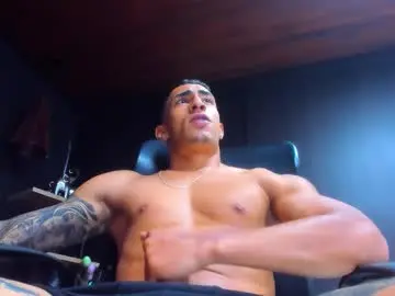 Chaturbate Nude Webcam of adrian_rae