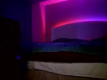 Chaturbate Live Sex Cam of subbiguy00