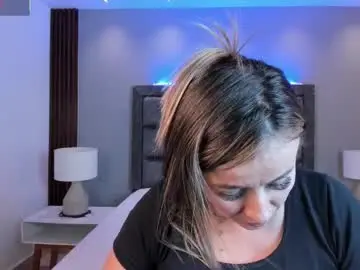 Chaturbate Watch Live Sex Cams of susann_ross