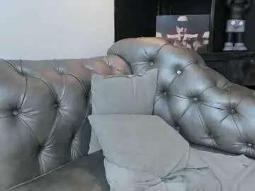 isaac_collins_ from chaturbate