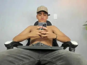 Chaturbate Watch Live Sex Cams of isaac_collins_