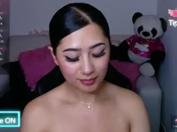 Chaturbate Nude Webcam of evelyn_ch_