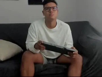 Chaturbate Watch Live Sex Cams of darren_lemus