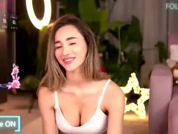 Chaturbate Watch Live Sex Cams of emilyraymont