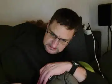 Chaturbate Live Sex Cam of wirzwei8883