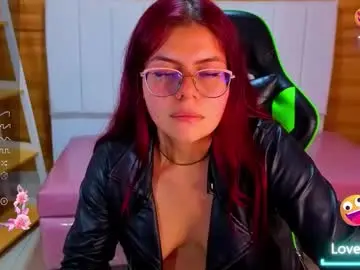 Chaturbate Best live sex cam show of draviana_a