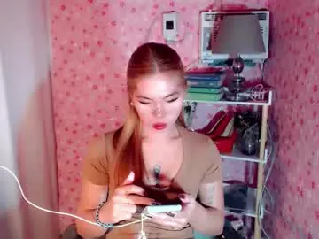 Chaturbate Live Sex Cam of andrea06121998