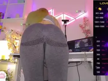 Chaturbate Live Sex Cam of elena_marilyn