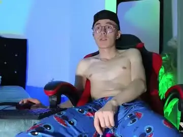 Chaturbate Best live sex cam show of elian_cooper18