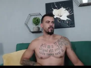 Chaturbate Live Porn of ryanvibe