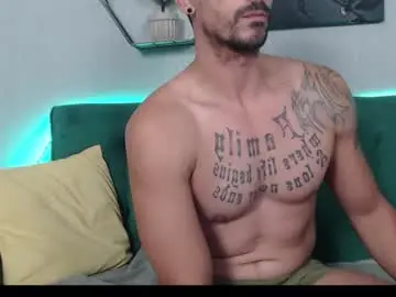 Chaturbate Live Sex Cam of ryanvibe