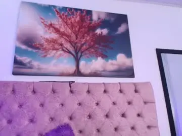 julianaa_castro from chaturbate