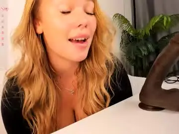 Chaturbate Live Sex Cam of alice_pinkys