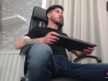 Chaturbate Watch Live Sex Cams of jonahshaw