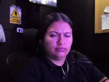 Chaturbate Live Sex Cam of mia_daniela_