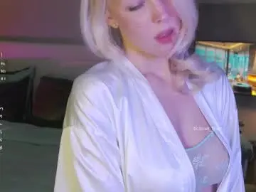 Chaturbate Live Sex Cam of bellean_blare