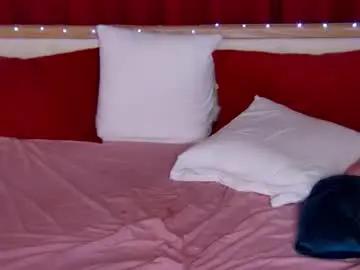 Chaturbate Watch Live Sex Cams of lovelycaroline_