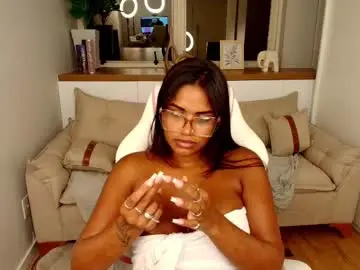 Chaturbate Live Sex Cam of paula_thomass