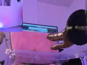 Chaturbate Sex Cam of raven_blackk