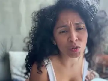 Chaturbate Live Sex Cam of illaroom