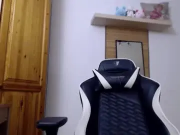 Chaturbate Live Sex Cam of lisaskybaby