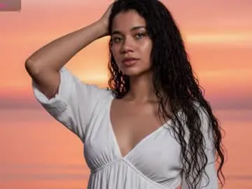 ninaleon_ih from chaturbate