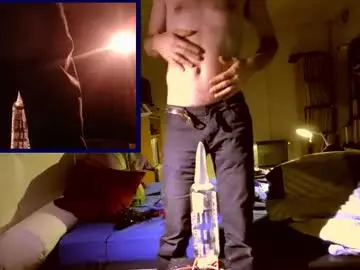 Chaturbate Live Sex Cam of freemy_cebwam