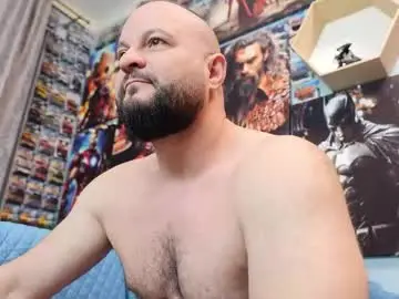 Chaturbate Live Sex Cam of muscular_bear