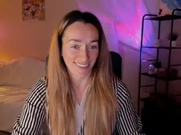 Chaturbate Live Sex Cam of save_the_qween