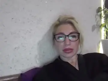 Chaturbate Watch Live Sex Cams of fox_red_lady7