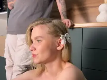 Chaturbate Sex Cam of adele_nick2202