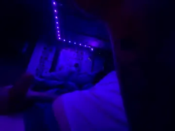 Chaturbate Live Sex Cam of ilikebigtitties1999