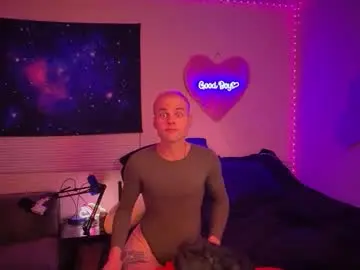 Chaturbate Live Sex Cam of chokeberryboy