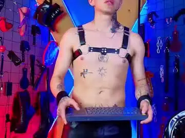 Chaturbate Live Porn of masterr_bdsm__