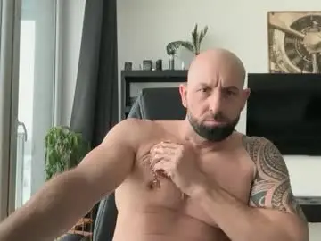 Chaturbate Live Sex Cam of tommyx01