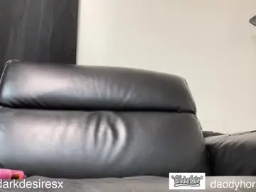 Chaturbate Live Sex Cam of daddyhorsecock99