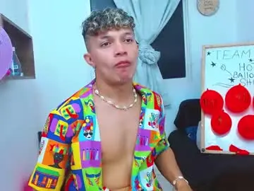 Chaturbate Live Sex Cam of lucas_luxx1