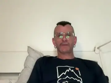 Chaturbate Free Porn Cam of o_johnny_deep_o