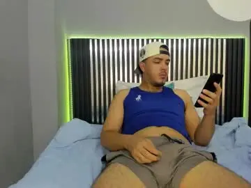 Chaturbate Watch Live Sex Cams of andrew_lewiss