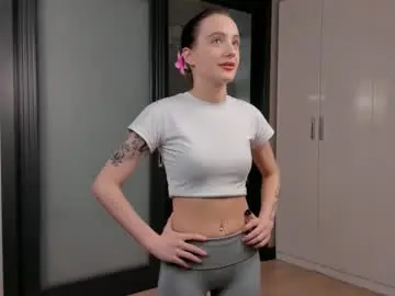 danielelowing from chaturbate