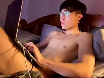 Chaturbate Live Sex Cam of hottiewithabody101
