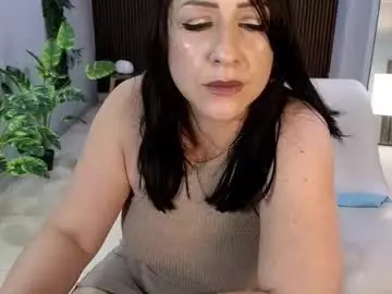 Chaturbate Watch Live Sex Cams of camil_milfdream