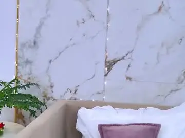 Chaturbate Live Sex Cam of elizabethcash