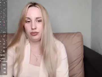 Chaturbate Nude Webcam of monika_luire