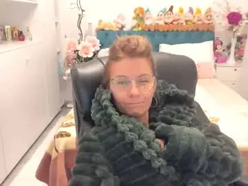 Chaturbate Live Sex Cam of prettyblackeyes