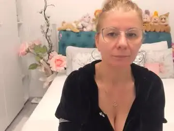 Chaturbate Sex Cam of prettyblackeyes